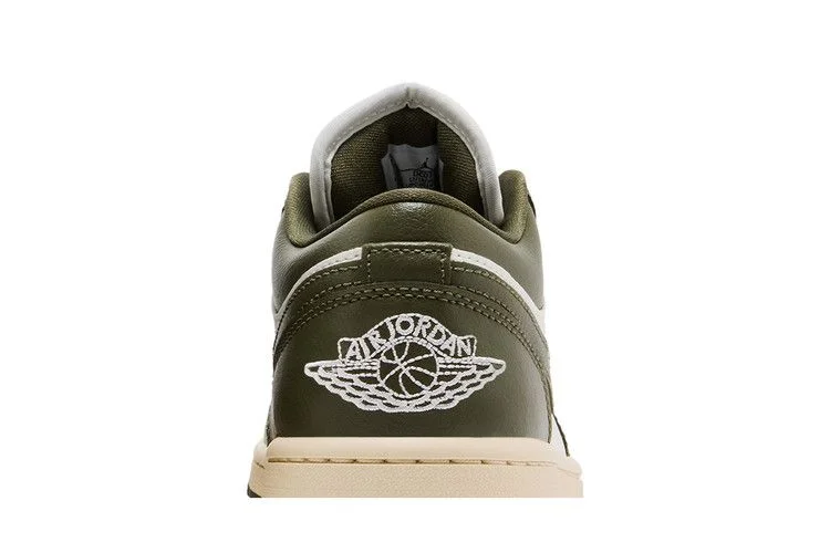 Кроссовки Wmns Air Jordan 1 Low 'Medium Olive'