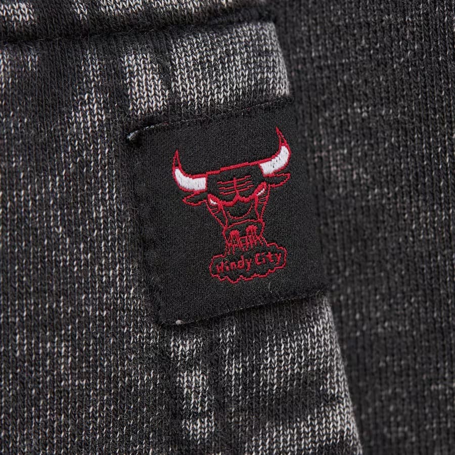 Худи Mitchell & Ness Black Chicago Bulls Oversized Graphic Pullover Hoodie
