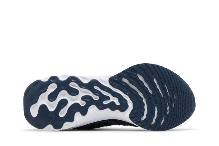 react-infinity-run-flyknit-3-obsidian-bright-spruce-dh5392-401_03