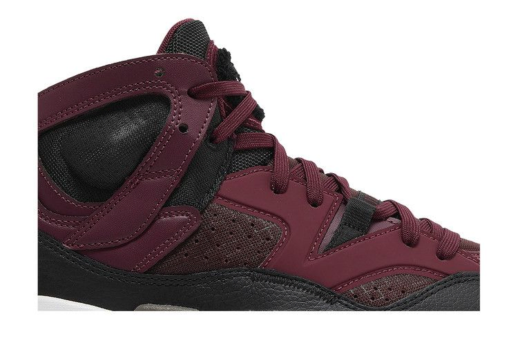 wmns-jumpman-two-trey-bordeaux-dr9631-600_01