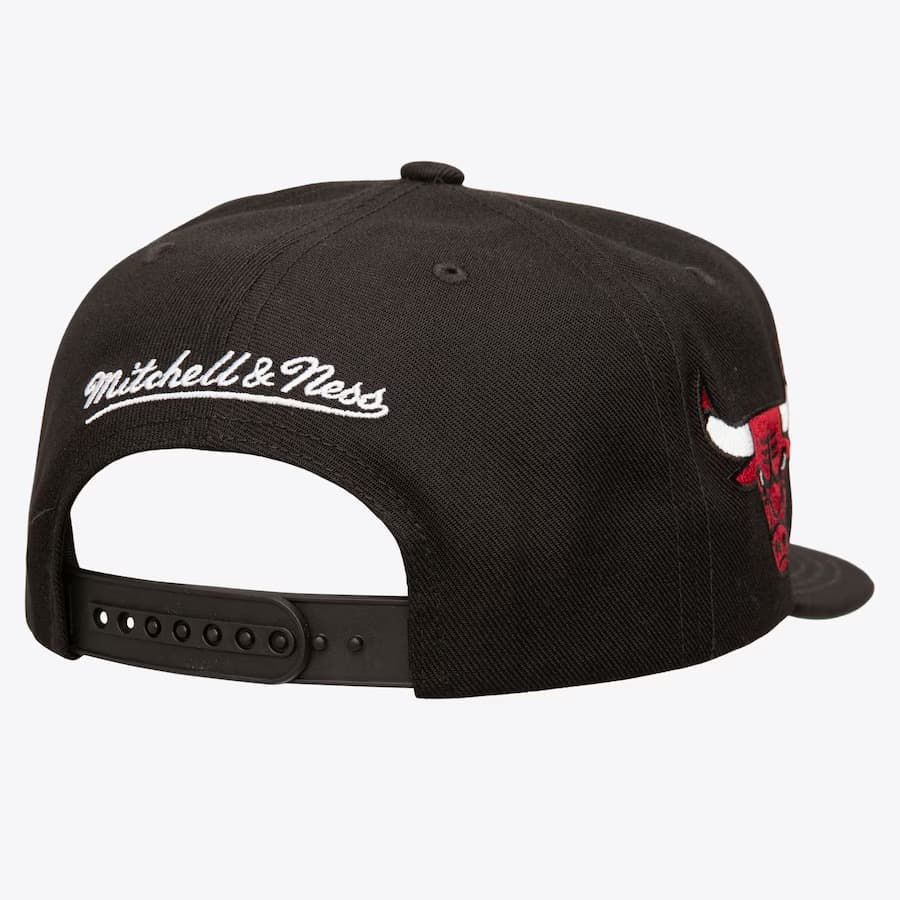 Mitchell-Ness-Black-Chicago-Bulls-Double-Up-Snapback-Hat-1
