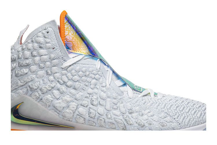 Кроссовки Nike LeBron 17 LMTD 'Future Air'