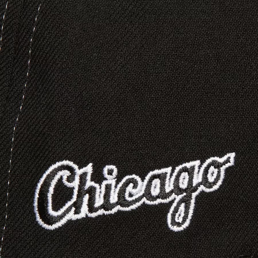 Бейсболка Mitchell & Ness Black Chicago White Sox Day 4 Snapback Hat