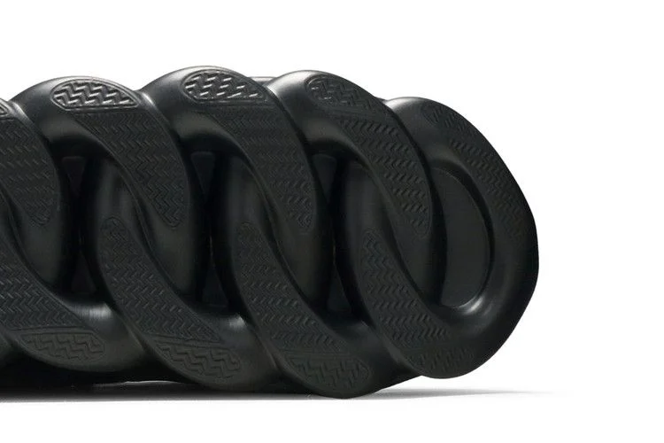 Кроссовки Versace Chain Reaction 'Triple Black'