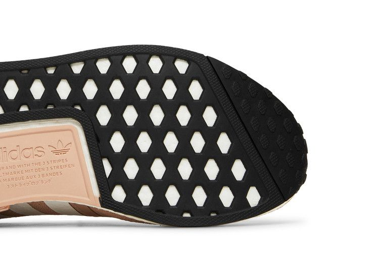 Кроссовки Adidas Wmns NMD_R1 'Ash Pearl'