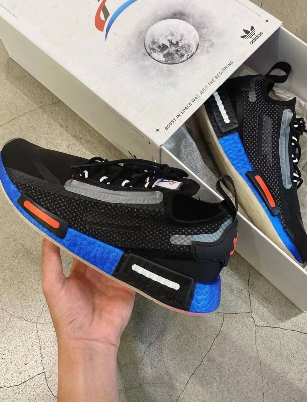 NASA-x-adidas-NMD_R1-Spectoo-Core-Black-3