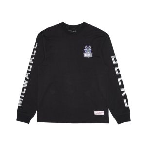 Mitchell-Ness-Milwaukee-Bucks-Outline-Long-Sleeve-NBA-T-Shirt-300x300