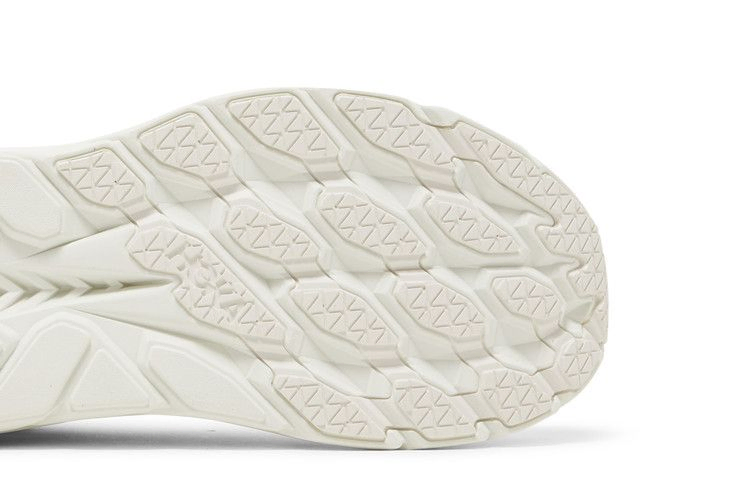clifton-8-triple-white-1119393-wwh_04