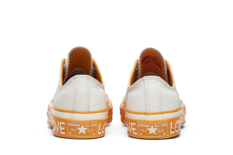 wmns-chuck-70-low-love-graphic-cream-563474c_05