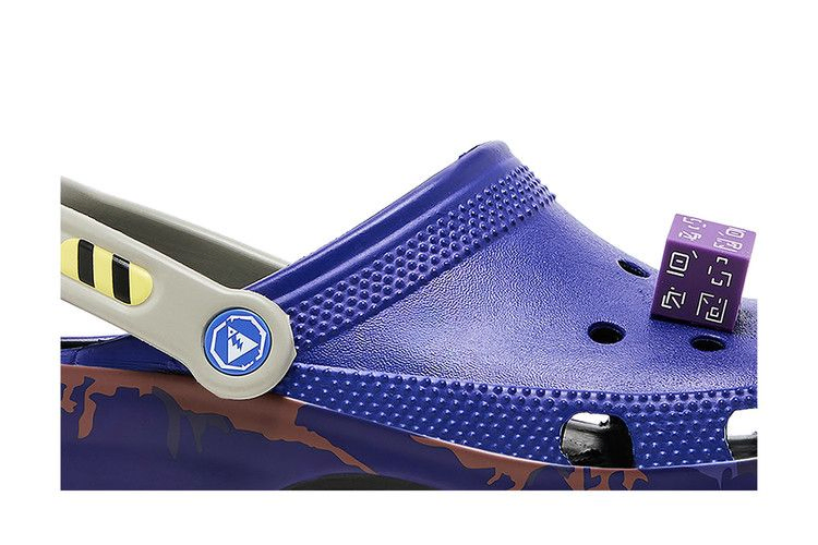 Кроссовки Crocs Fortnite x Classic Clog 'Battle Bus'