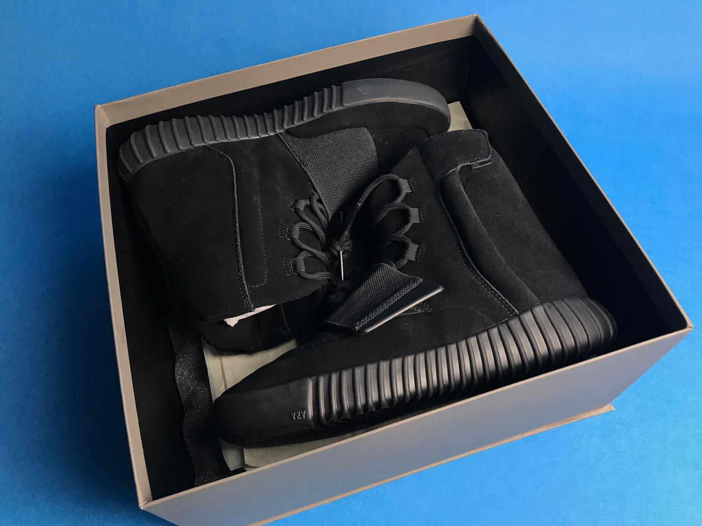 adidas-Yeezy-Boost-750-Triple-Black-23