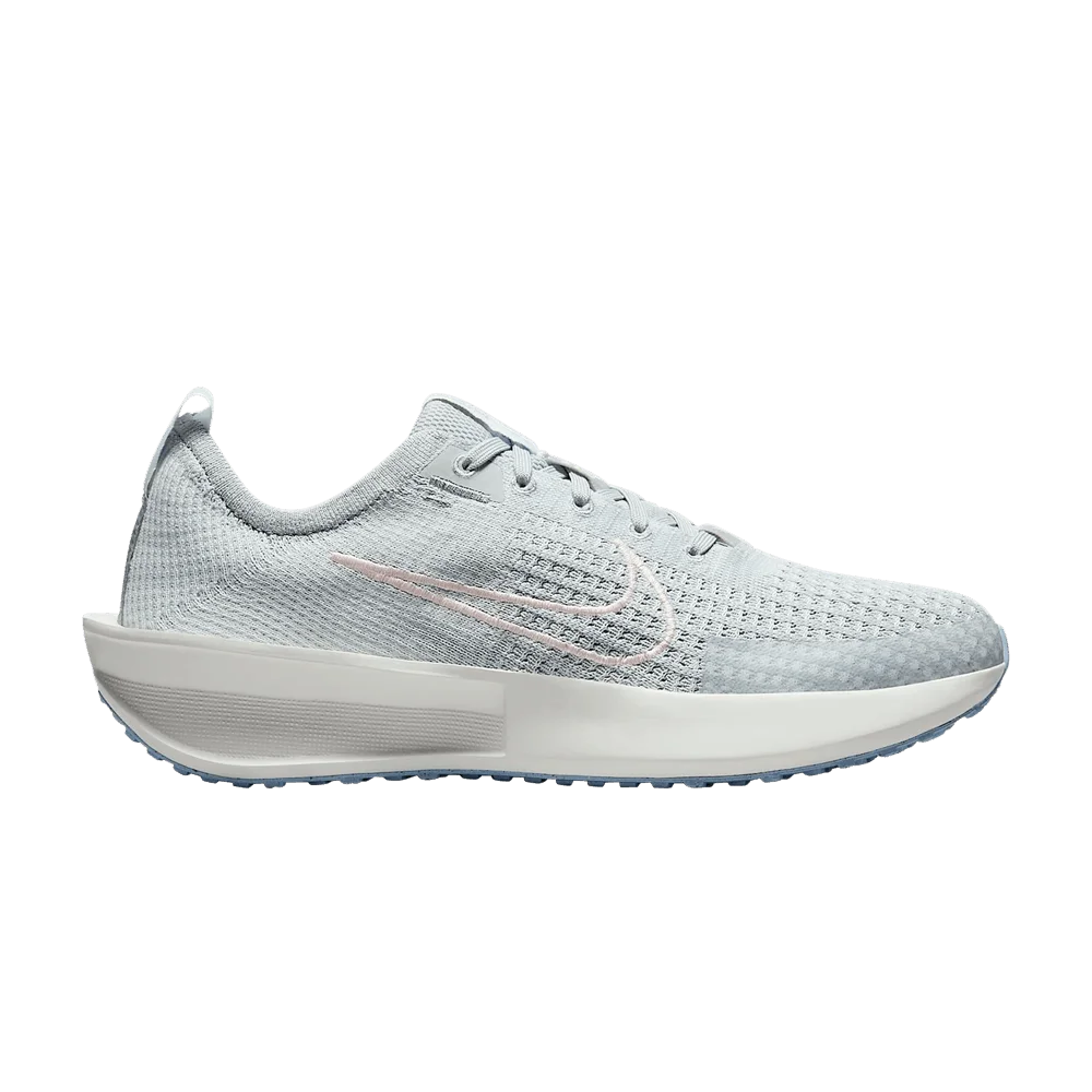 Krossovki-Nike-Wmns-Interact-Run-Light-Smoke-Grey-Echo-Pink