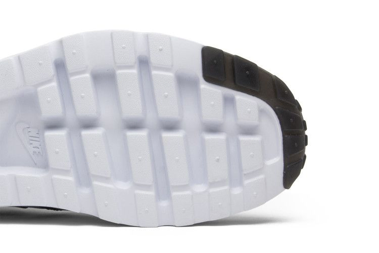 air-max-zero-789695-104_04