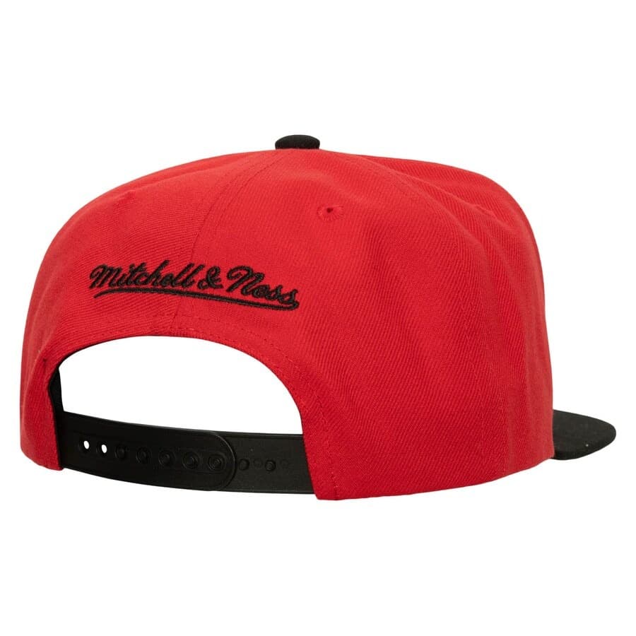 Бейсболка Mitchell & Ness Red Chicago Blackhawks Crooked Path Snapback Hat