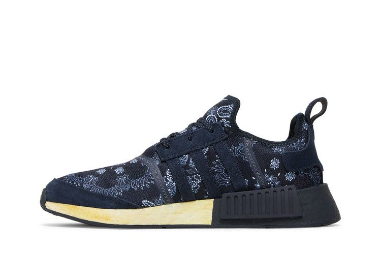 Кроссовки Neighborhood x adidas NMD_R1 'Navy Paisley Bandana'