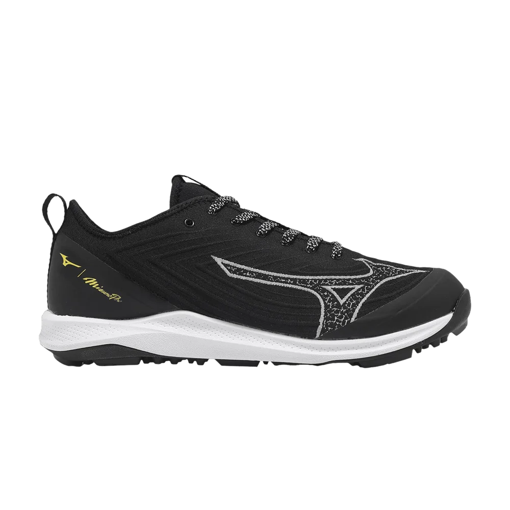 Krossovki-Mizuno-CushionRevo-Run-Pro-Wide-Black-White