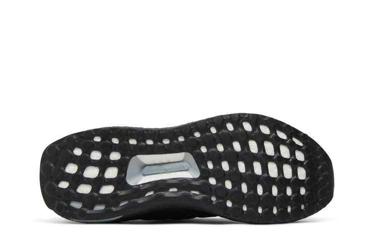 Кроссовки adidas Wmns UltraBoost Cold.RDY 'Polka Dot'