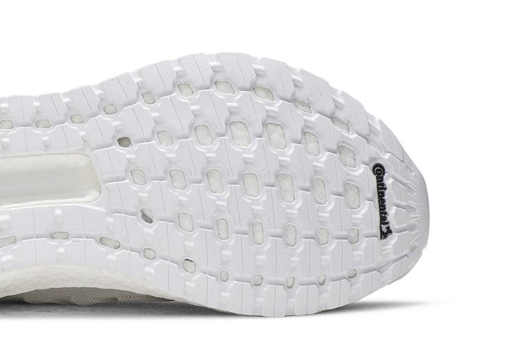 wmns-ultraboost-19-triple-white-g54015_04