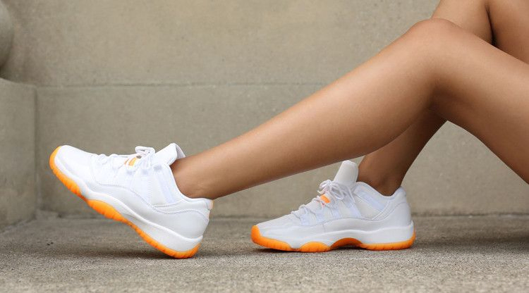 Кроссовки Wmns Air Jordan 11 Retro Low 'Citrus' 2001