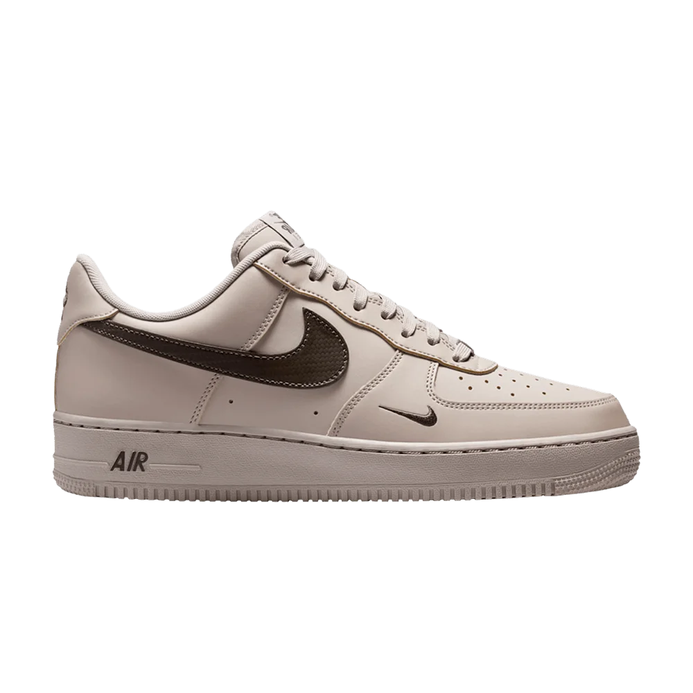 Krossovki-Nike-Air-Force-1-07-College-Grey-Newsprint