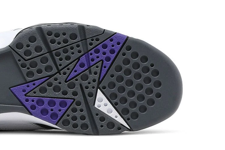 Krossovki-Air-Jordan-7-Retro-Flint-2021-4