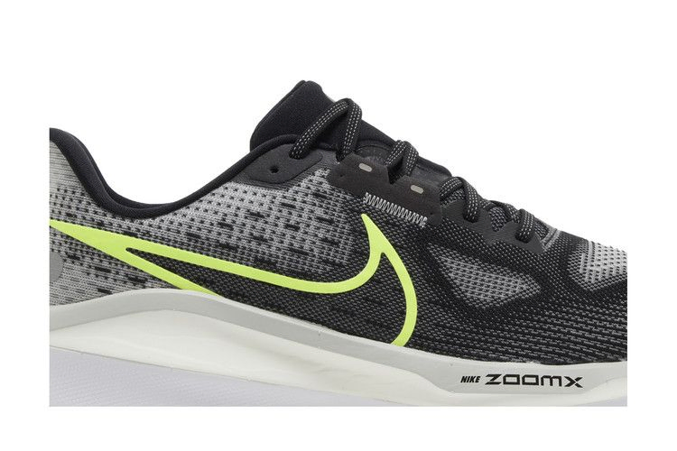 Кроссовки Nike Vomero 17 'Black Volt'