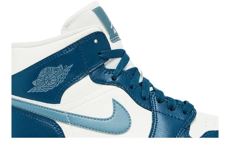 Кроссовки Wmns Air Jordan 1 Mid 'Sky J French Blue'