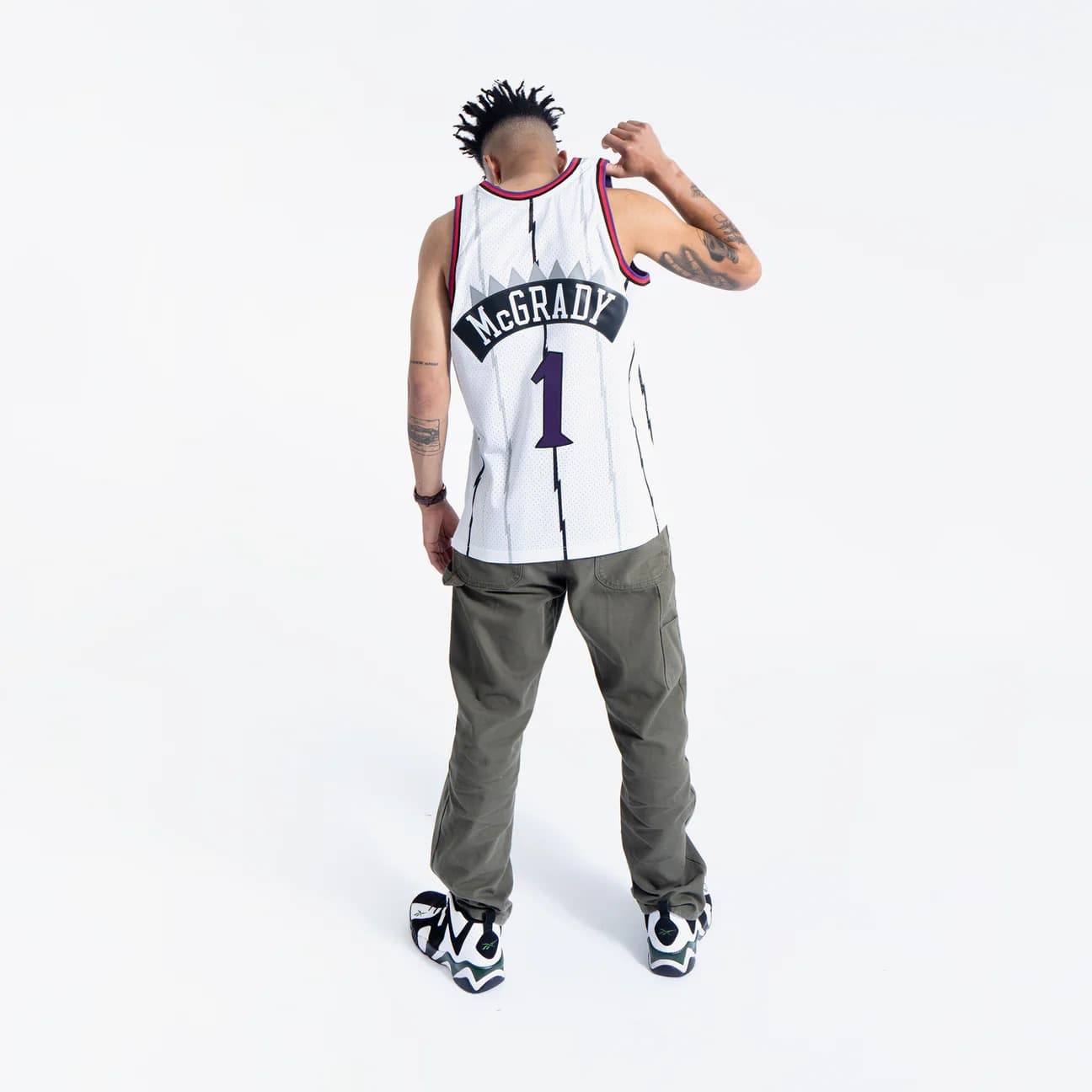 1998-99-Toronto-Raptors-Tracy-McGrady-1-Swingman-Hardwood-Classics-White-Jersey-4