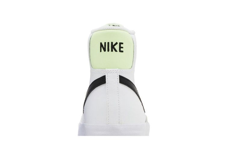 blazer-mid-77-gs-white-black-volt-da4086-109_06