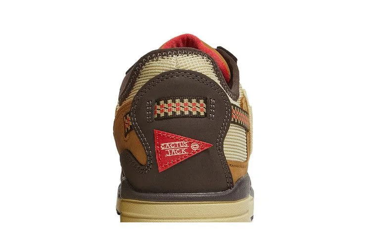 Krossovki-Travis-Scott-x-Nike-Air-Max-1-Baroque-Brown-6