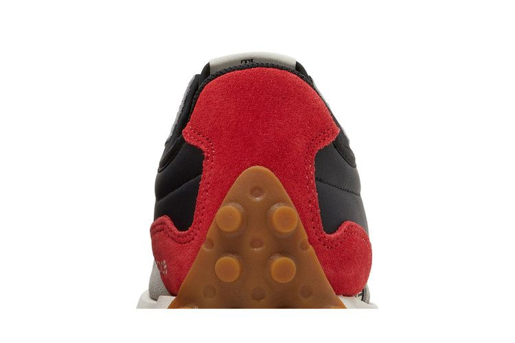 Кроссовки New Balance 327 'Black Team Red'