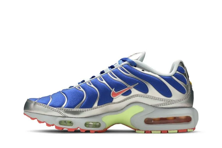 Krossovki-Nike-Wmns-Air-Max-Plus-Ultraman-2