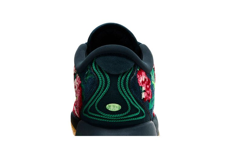 Кроссовки Nike LeBron 21 Premium 'Grandma's Couch Pack - Father of Pearl'