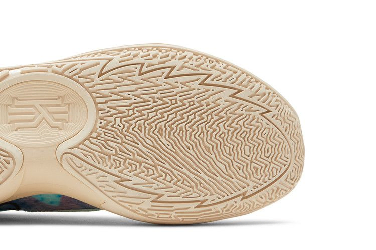Кроссовки Nike Kyrie Low 5 'Community'
