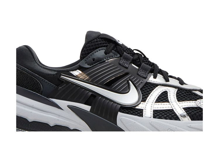 Кроссовки Nike Wmns V2K Run 'Black Metallic Silver'
