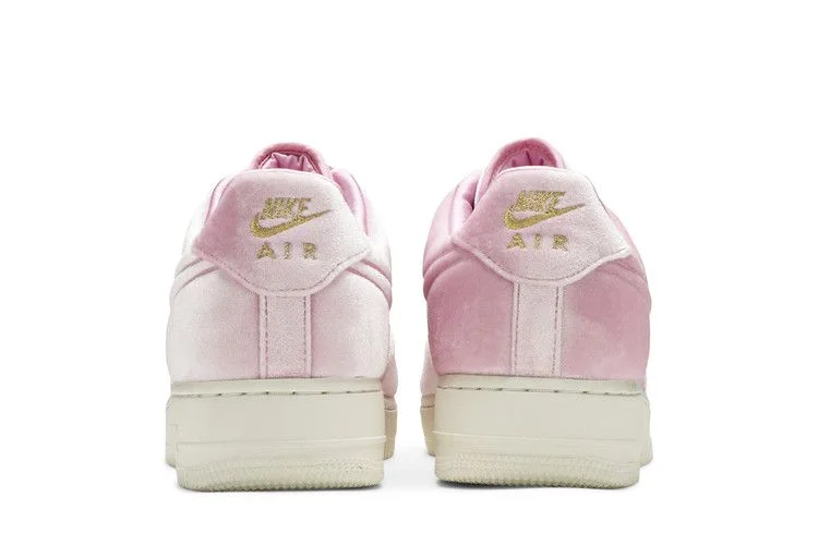 Кроссовки Nike Air Force 1 Low '07 Premium 'Pink Velour'