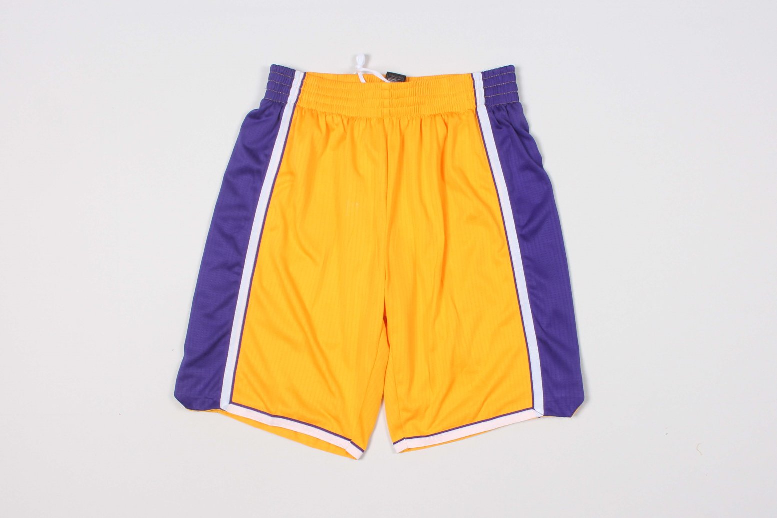 Basketbolnaya-forma-Los-Angeles-Lakers-3
