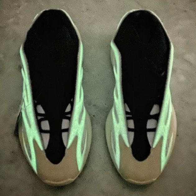 adidas-Yeezy-700-V3-Azael-11