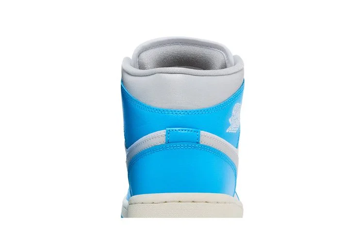 Кроссовки Wmns Air Jordan 1 Mid 'Dark Powder Blue'