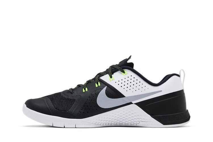 metcon-1-og-black-white-volt-fq1854-002_02