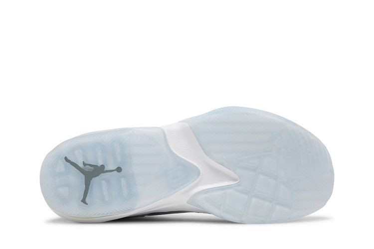 jordan-max-aura-3-wolf-grey-cz4167-005_03