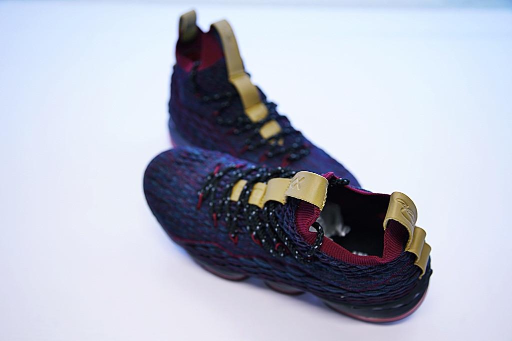 Кроссовки LeBron 15 EP New Heights