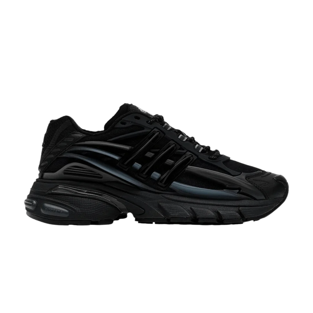Krossovki-Pharrell-x-VIRGINIA-x-adidas-Adistar-Jellyfish-Triple-Black-Friends-Family
