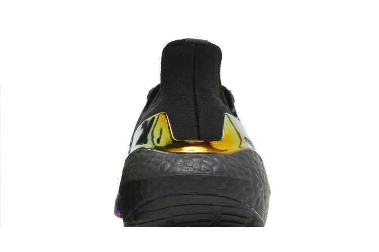 ultraboost-22-linear-energy-black-hq0965_06