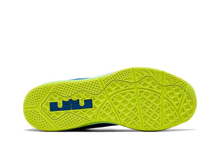 max-lebron-11-low-sprite-642489-471_03