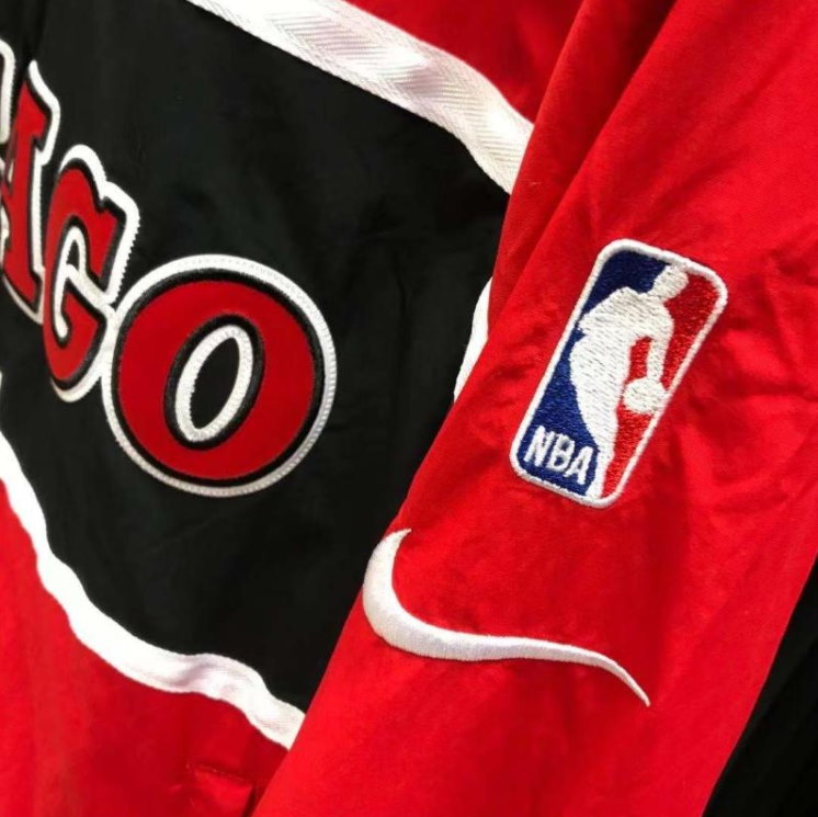2018-Nike-NBA-Chicago-Bulls-Retro-Red-Bomber-Jacket-4