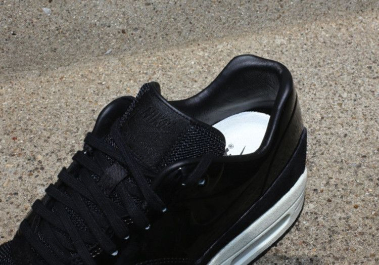 Кроссовки Nike Wmns Air Max 1 VT QS 'Black Patent'