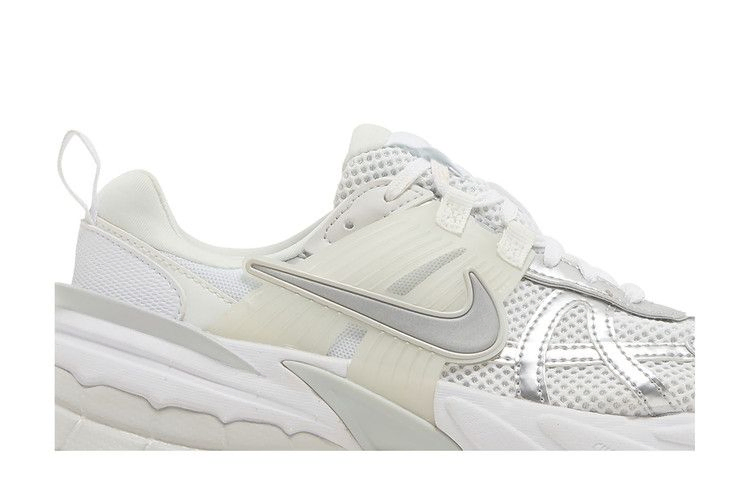 Кроссовки Nike Wmns V2K Run 'Metallic Silver'
