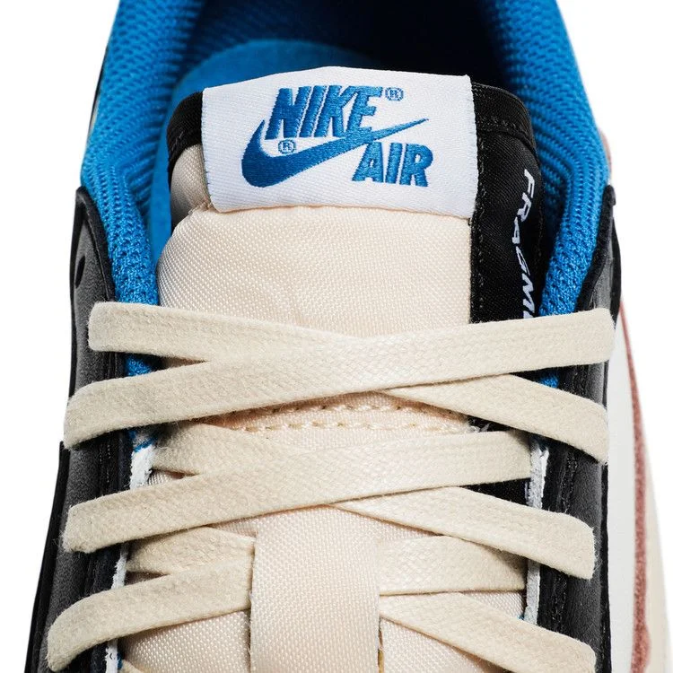 Krossovki-Fragment-Design-x-Travis-Scott-x-Air-Jordan-1-Retro-Low-8