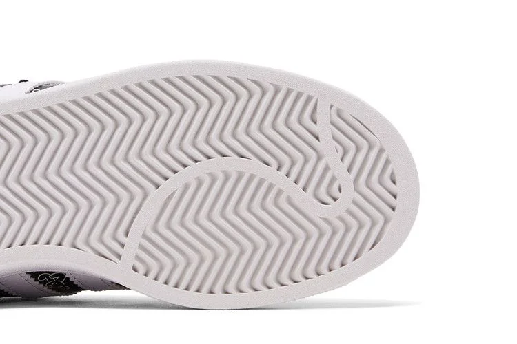 Krossovki-James-Jarvis-x-adidas-Campus-00s-J-Allover-Characters-4